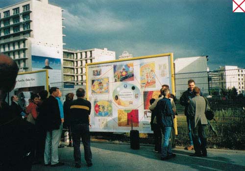 Plakataktion am Potsdamer Platz 2003: Sektempfang und Vorstellung des Werks in Berlin